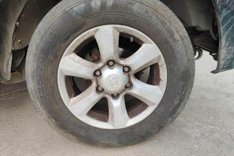 Used BAW Yueling 2014 2.8T long-wheelbase Entrepreneur Edition JE493ZLQ4CB Right Front Wheel Hub