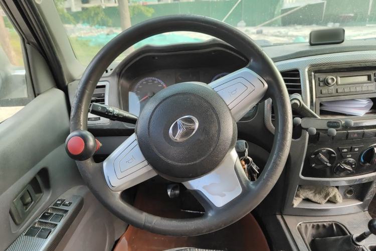 Used BAW Yueling 2014 2.8T long-wheelbase Entrepreneur Edition JE493ZLQ4CB Steering Wheel