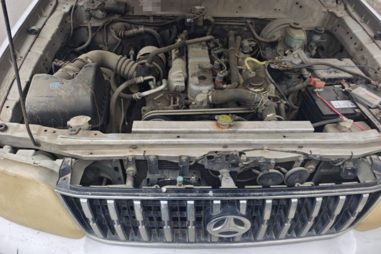 Used BAW Yueling 2014 2.8T long-wheelbase Entrepreneur Edition JE493ZLQ4CB Engine Bay
