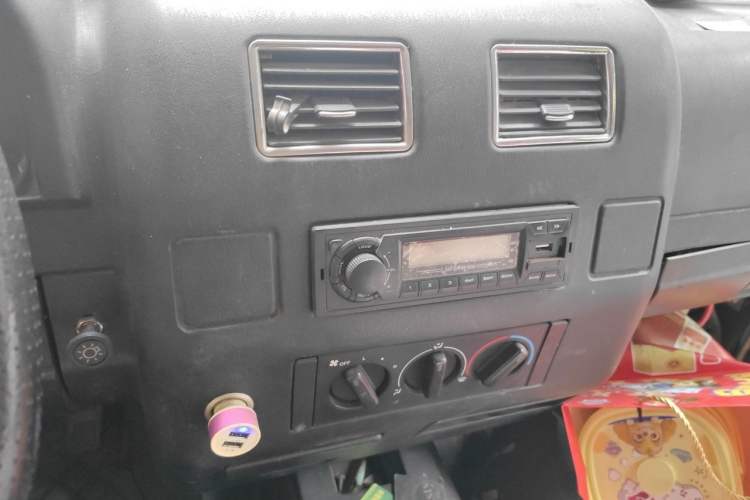 Used BAW Zhanqi 2010 2.0L hardtop version Audio And AC Panel