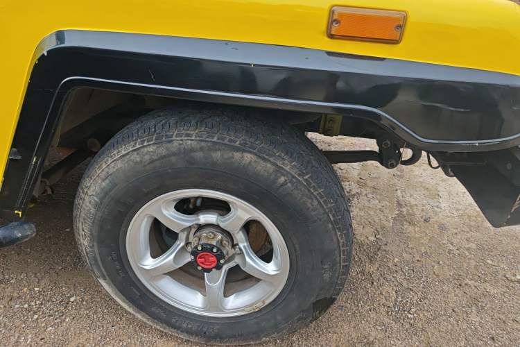Used BAW Zhanqi 2015 2.0L CK Right Front Wheel Hub