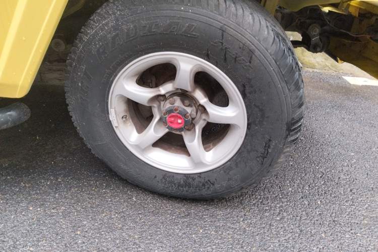 Used BAW Zhanqi 2015 2.0L CK Right Front Wheel Hub
