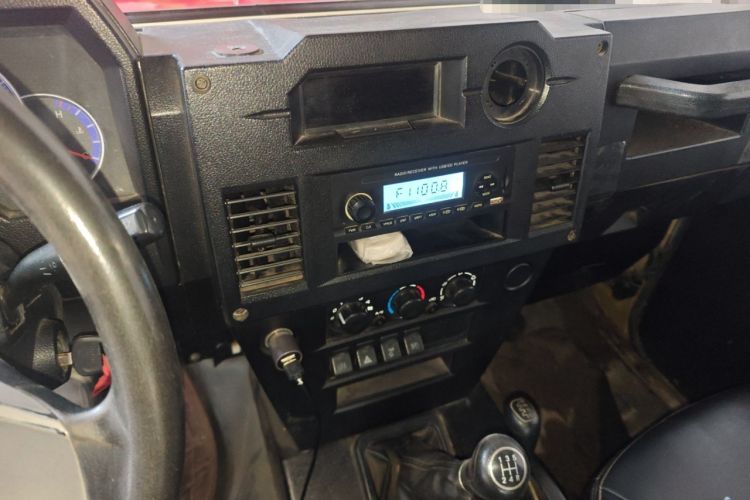 Used BAW Zhanqi 2016 2.0L Gladiator Luxury Edition China V Audio And AC Panel