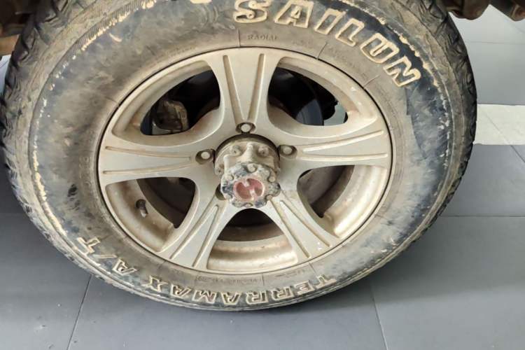 Used BAW Zhanqi 2016 2.0L Gladiator Luxury Edition China V Right Front Wheel Hub