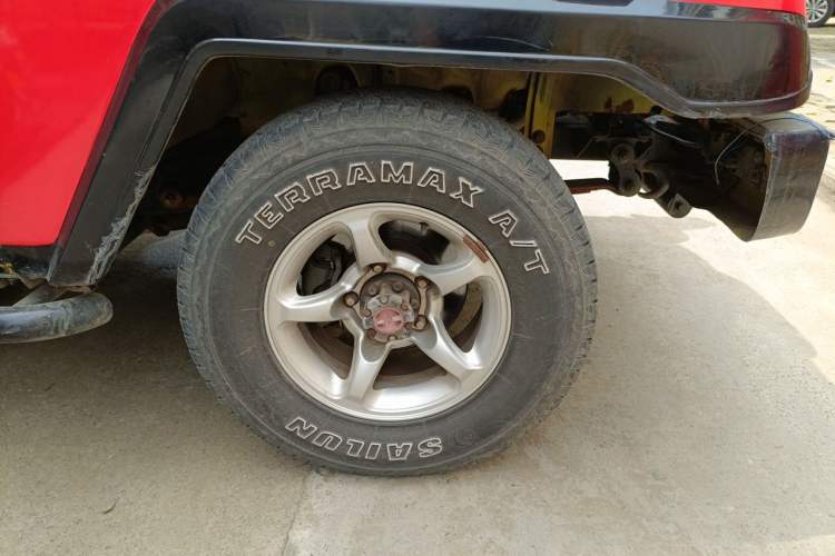 Used BAW Zhanqi 2016 2.0L CK Luxury Model China V Right Front Wheel Hub