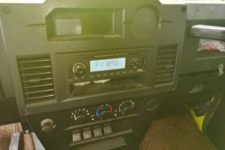 Used BAW Zhanqi 2016 2.0L Gladiator Luxury Edition China IV Audio And AC Panel