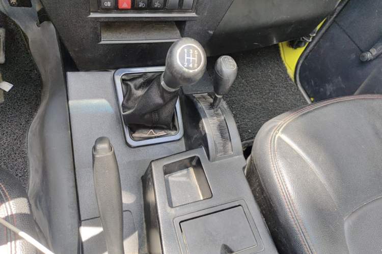 Used BAW Zhanqi 2016 2.0L Gladiator Luxury Edition China V Gear Lever
