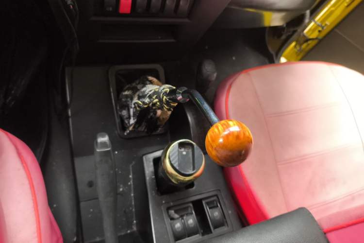 Used BAW Zhanqi 2016 2.0L Gladiator Luxury Edition China V Gear Lever