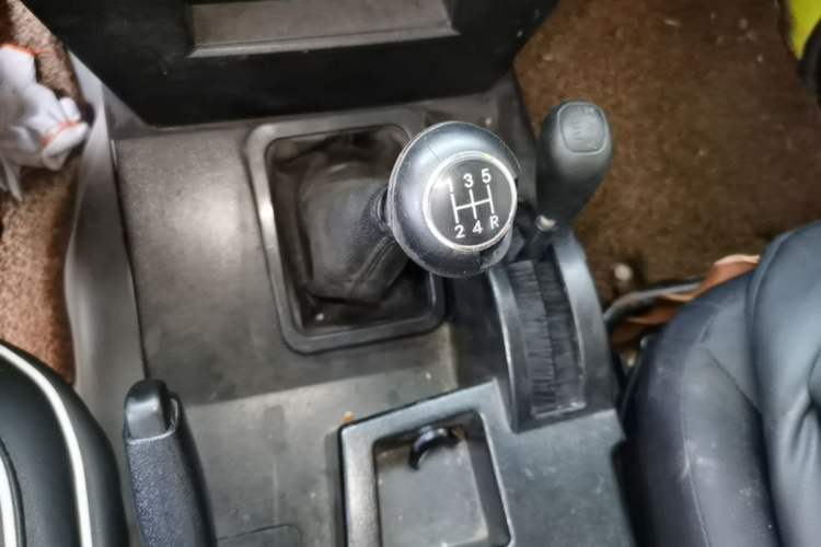 Used BAW Zhanqi 2016 2.0L Gladiator Luxury Edition China IV Gear Lever
