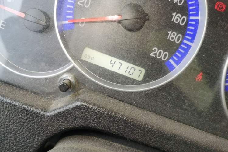 Used BAW Zhanqi 2016 2.0L Gladiator Luxury Edition China IV Odometer Close Up