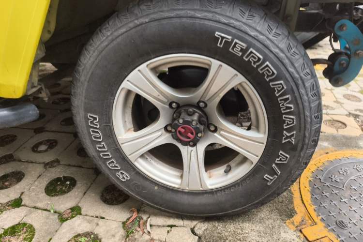Used BAW Zhanqi 2016 2.0L Gladiator Luxury Edition China V Right Front Wheel Hub