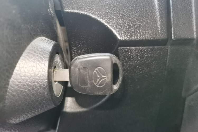Used BAW Zhanqi 2016 2.0L Gladiator Luxury Edition China IV Vehicle Key