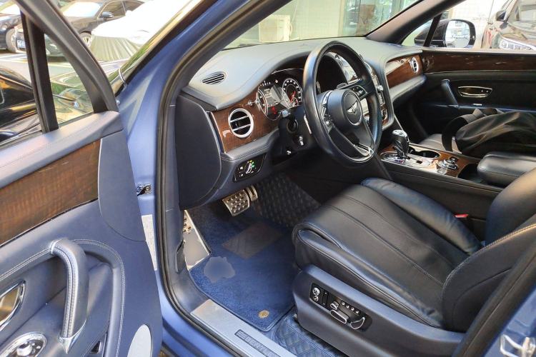 Used Bentley Bentayga 2016 6.0T Standard Edition Driver Seat