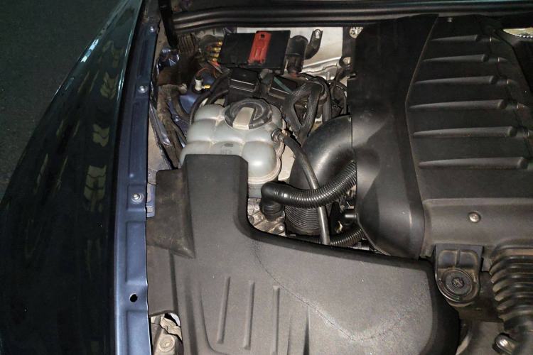 Used Bentley Bentayga 2016 6.0T Standard Edition Engine Bay Right