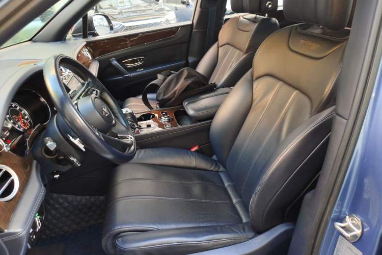 Used Bentley Bentayga 2016 6.0T Standard Edition Left Front Seat