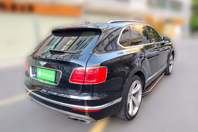 Used Bentley Bentayga 2016 6.0T Standard Edition Rear Right 45 Deg
