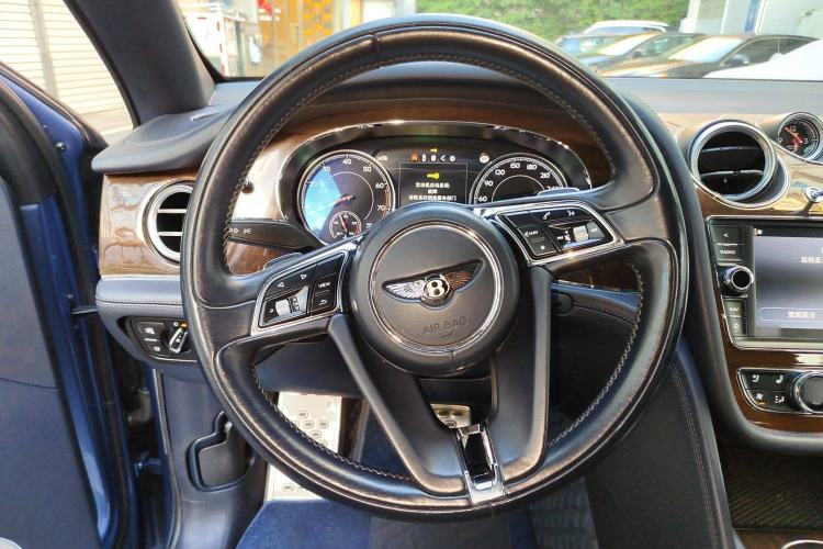 Used Bentley Bentayga 2016 6.0T Standard Edition Steering Wheel