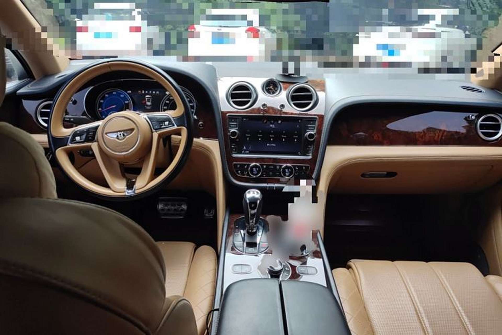 Used Bentley Bentayga 2016 6.0T Standard Edition Center Console