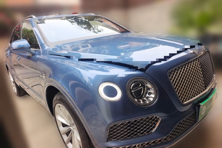 Used Bentley Bentayga 2016 6.0T First Edition Limited Edition Front Right 45 Deg