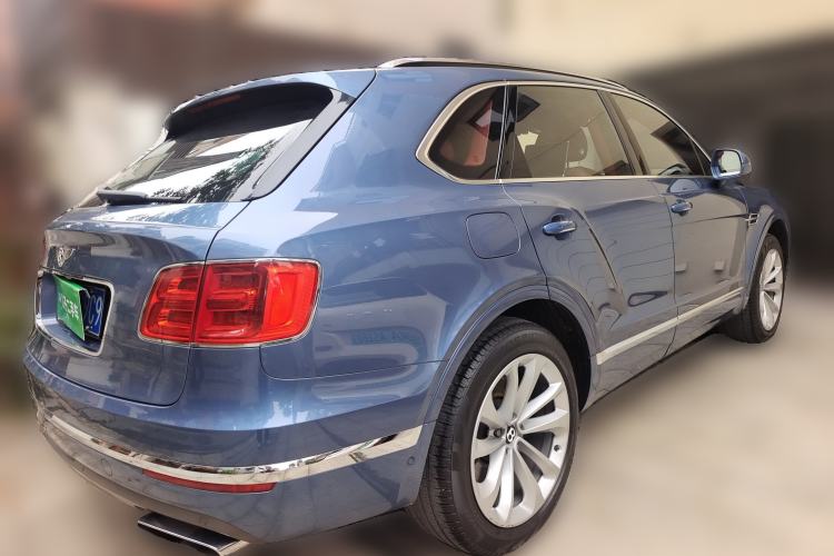 Used Bentley Bentayga 2016 6.0T First Edition Limited Edition Rear Right 45 Deg