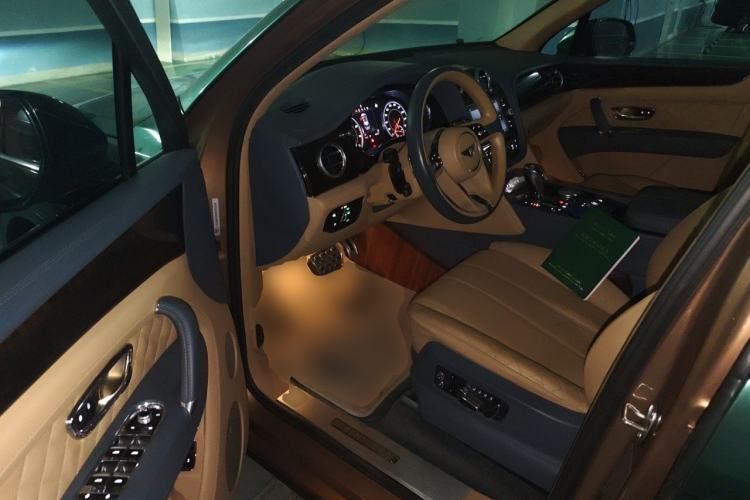 Used Bentley Bentayga 2016 6.0T Standard Edition Driver Seat
