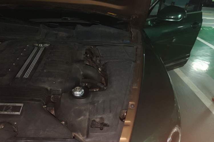 Used Bentley Bentayga 2016 6.0T Standard Edition Engine Bay Left