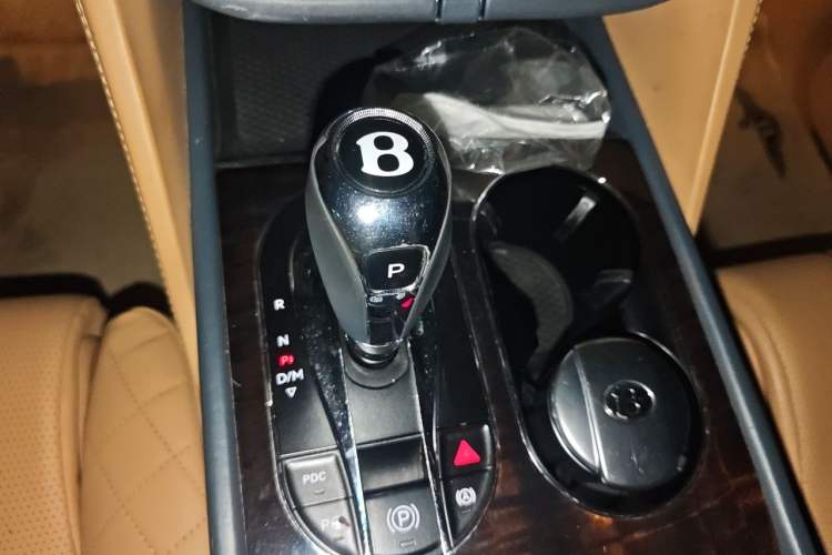 Used Bentley Bentayga 2016 6.0T Standard Edition Gear Lever