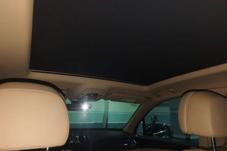 Used Bentley Bentayga 2016 6.0T Standard Edition Headliner
