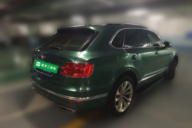 Used Bentley Bentayga 2016 6.0T Standard Edition Rear Right 45 Deg