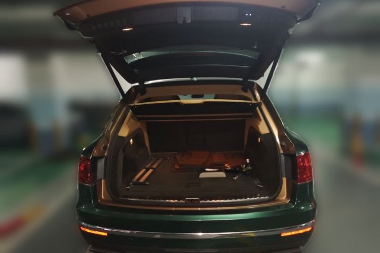 Used Bentley Bentayga 2016 6.0T Standard Edition Trunk