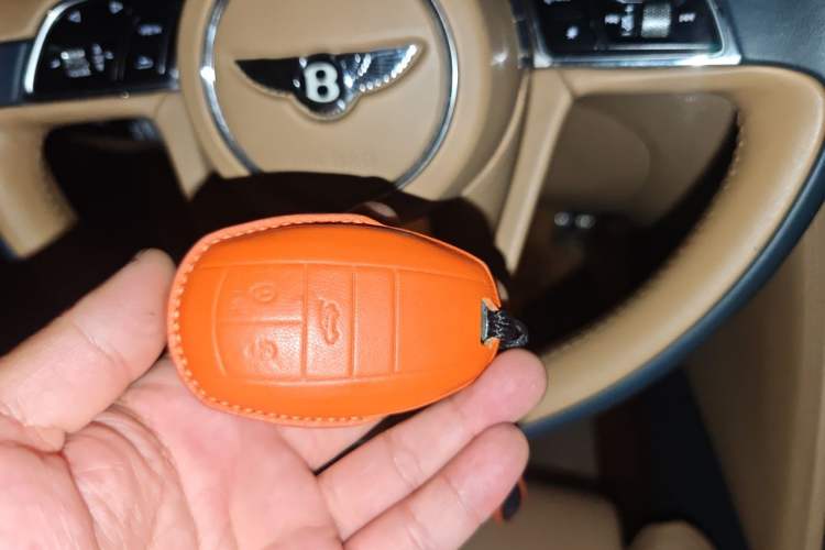 Used Bentley Bentayga 2016 6.0T Standard Edition Vehicle Key