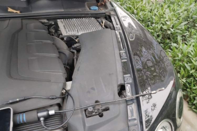 Used Bentley Bentayga  Engine Bay Left