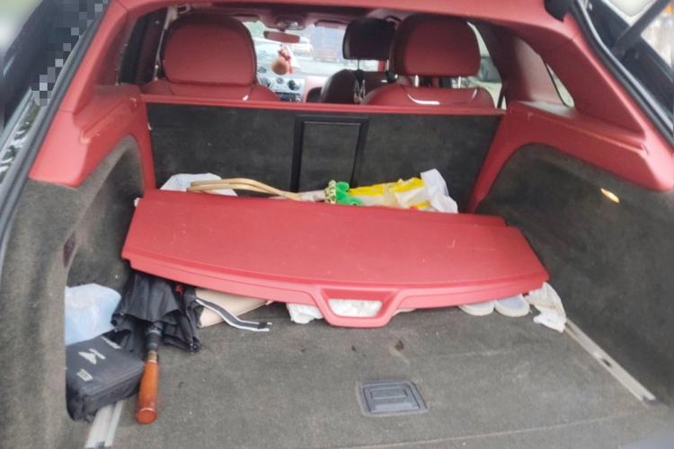 Used Bentley Bentayga  Trunk