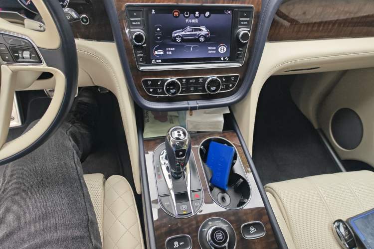 Used Bentley Bentayga 2017 6.0T Standard Edition Audio And AC Panel