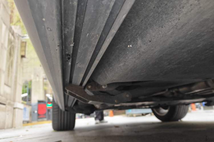 Used Bentley Bentayga 2017 6.0T Standard Edition Chassis Front Right