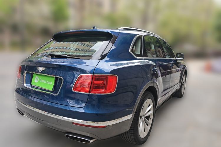 Used Bentley Bentayga 2017 6.0T Standard Edition Rear Right 45 Deg