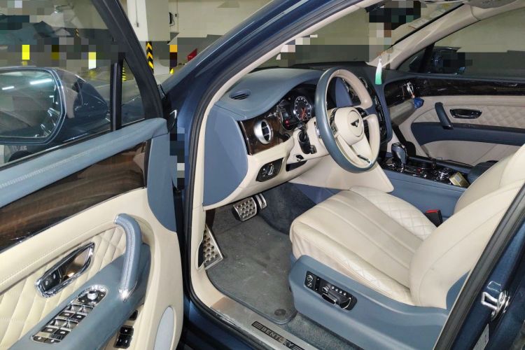 Used Bentley Bentayga 2017 6.0T Standard Edition Driver Seat
