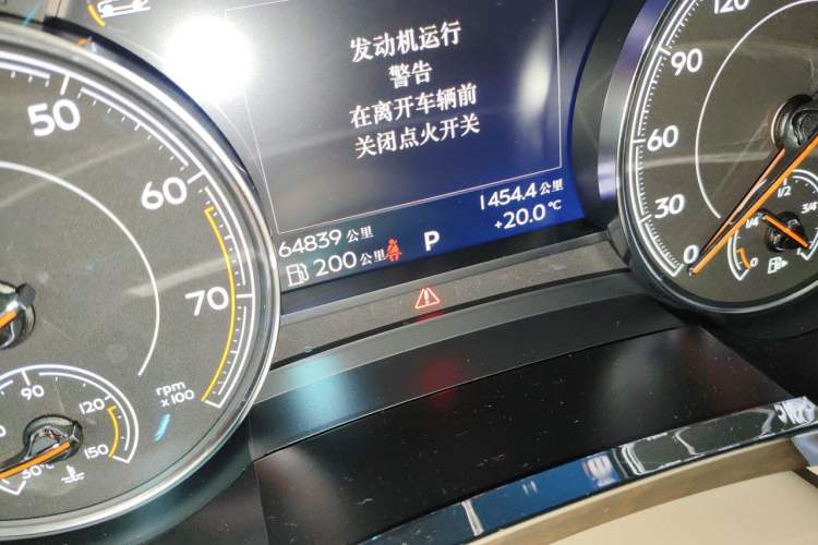 Used Bentley Bentayga 2017 6.0T Standard Edition Odometer Close Up
