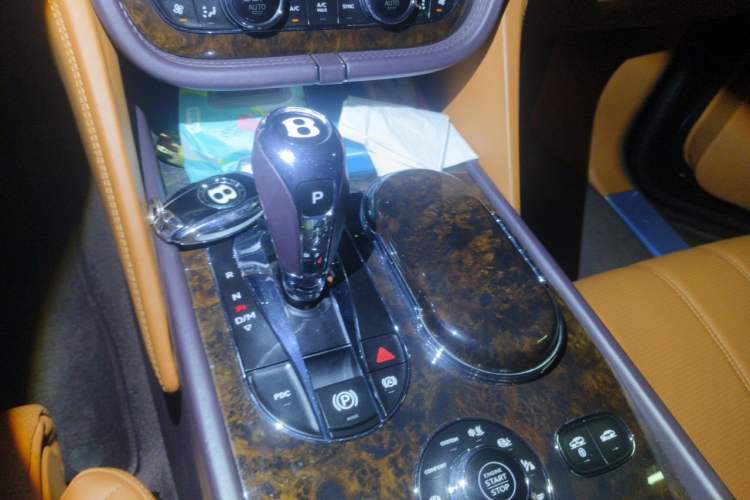 Used Bentley Bentayga 2017 6.0T Standard Edition Gear Lever