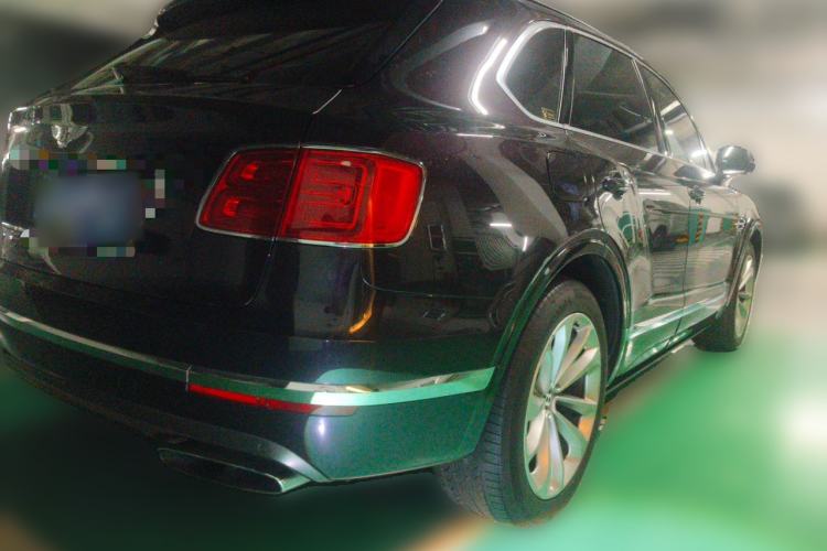 Used Bentley Bentayga 2017 6.0T Standard Edition Rear Right 45 Deg