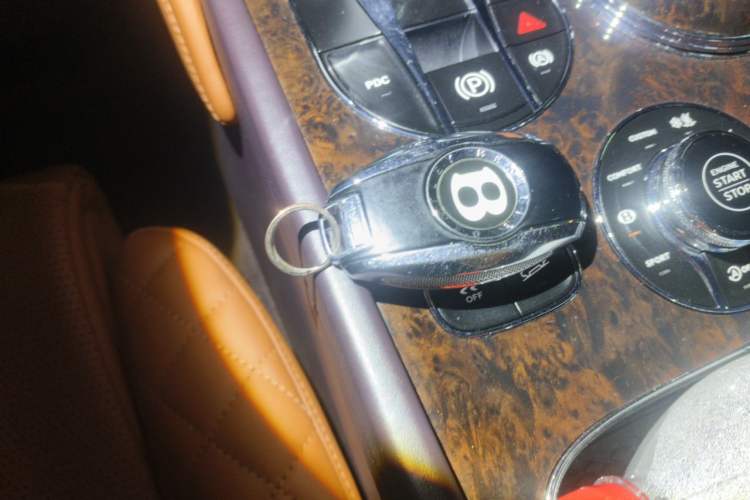 Used Bentley Bentayga 2017 6.0T Standard Edition Vehicle Key