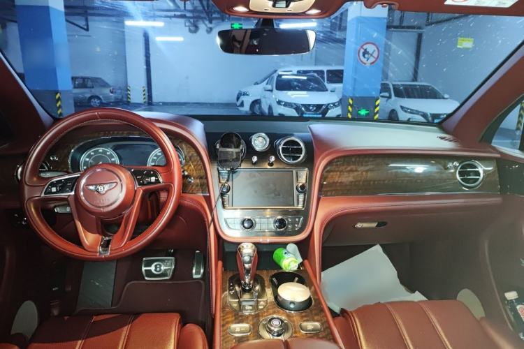 Used Bentley Bentayga 2018 4.0T V8 Center Console