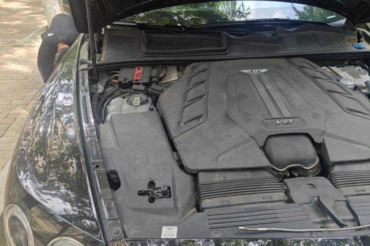 Used Bentley Bentayga 2018 4.0T V8 Engine Bay Right