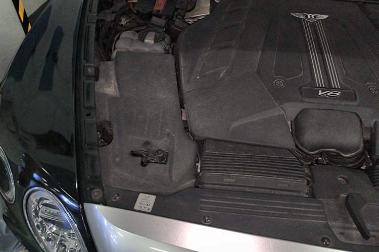 Used Bentley Bentayga 2018 4.0T V8 Engine Bay Right