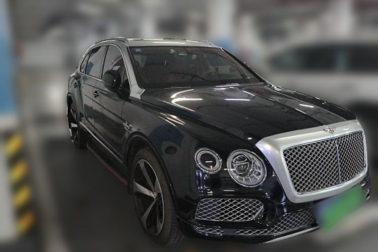Used Bentley Bentayga 2018 4.0T V8 Front Right 45 Deg