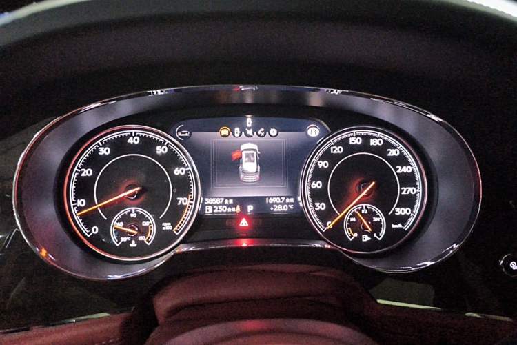 Used Bentley Bentayga 2018 4.0T V8 Instrument Cluster