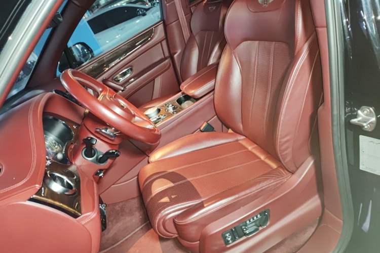 Used Bentley Bentayga 2018 4.0T V8 Left Front Seat