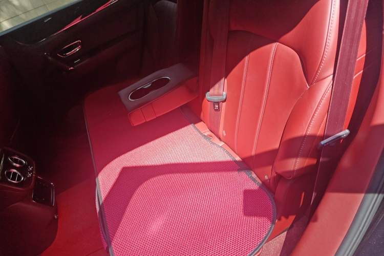Used Bentley Bentayga 2018 4.0T V8 Left Rear Seat