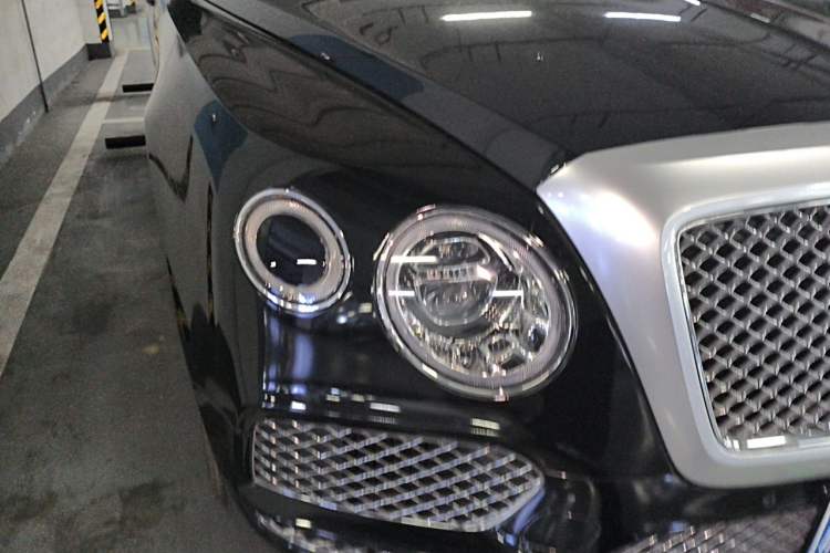 Used Bentley Bentayga 2018 4.0T V8 Right Front Headlight