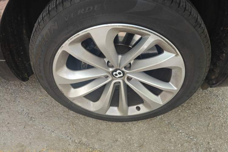 Used Bentley Bentayga 2018 4.0T V8 Right Front Wheel Hub